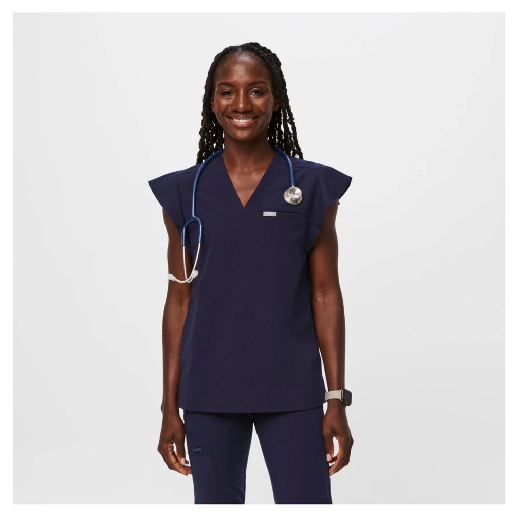 Figs Women's Natal Flutter 1 Pocket Scrub Top in Navy